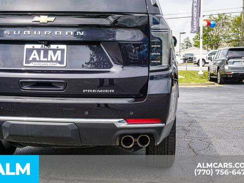 Used 2025 Chevrolet Suburban Premier AWD/4WD image 16