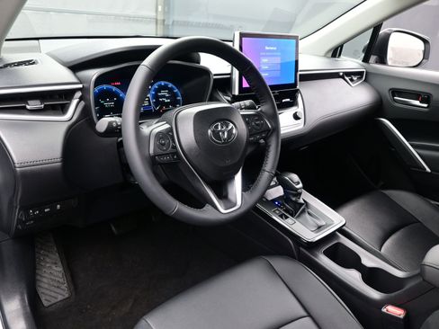 Used 2026 Toyota Corolla Cross XLE w/ Convenience Package image 12