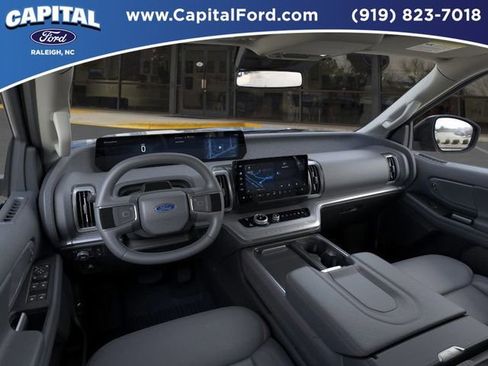 New 2025 Ford Expedition Active image 9