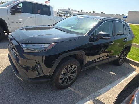 Used 2022 Toyota RAV4 Limited AWD/4WD image 2