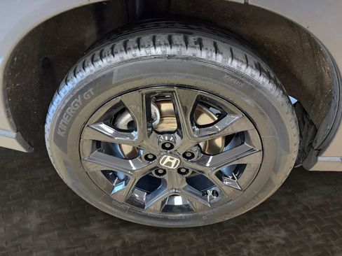 Used 2025 Honda HR-V Sport image 39