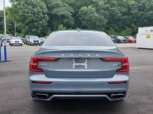 Used 2022 Volvo S60 B5 Momentum w/ Premium Package AWD/4WD image 4