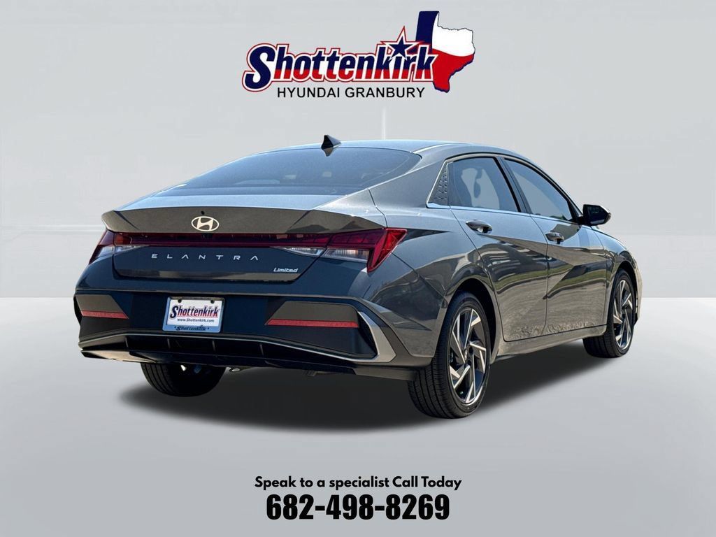 Used 2026 Hyundai Elantra Limited FWD image 6