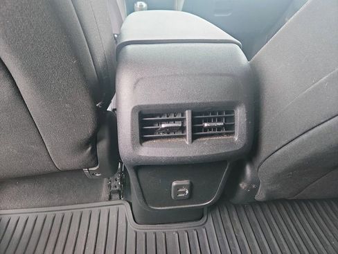 Used 2020 Chevrolet Equinox LT image 30