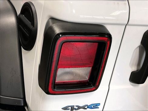 Used 2023 Jeep Wrangler Unlimited w/ Cold Weather Group AWD/4WD image 33