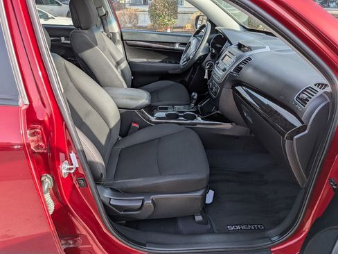 Used 2014 Kia Sorento LX image 28