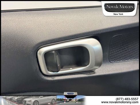 Used 2025 Hyundai Venue SEL FWD image 16