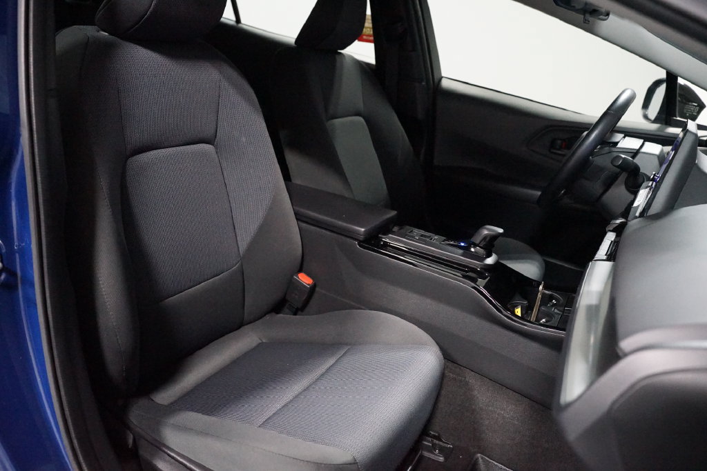 Certified 2024 Toyota Prius LE FWD image 26
