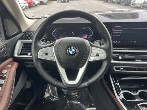 Used 2024 BMW X7 xDrive40i w/ Executive Package image 16