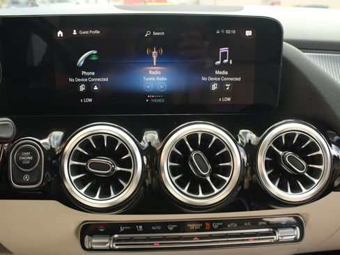 Used 2023 Mercedes-Benz GLA 250 w/ Premium Package image 35