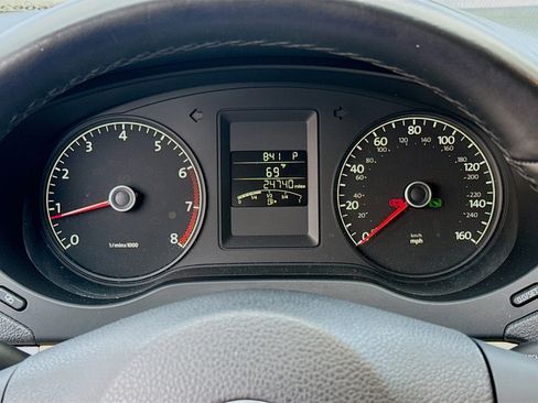 Used 2011 Volkswagen Jetta SEL image 11