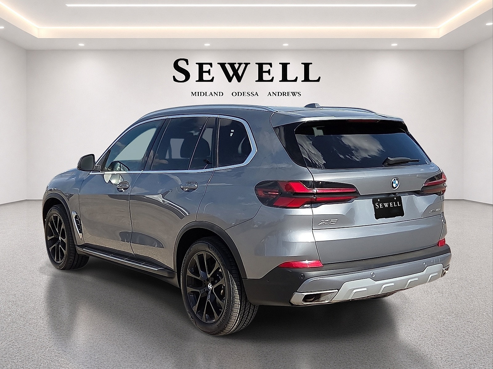 Used 2025 BMW X5 xDrive40i AWD/4WD image 3