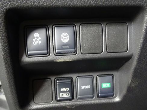 Used 2020 Nissan Rogue Sport SV AWD/4WD image 19