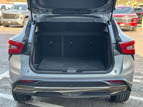 Certified 2025 Chevrolet Trax ACTIV w/ Driver Confidence Package image 8