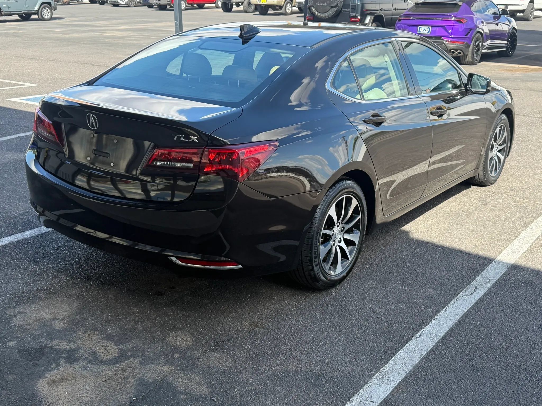 Used 2017 Acura TLX w/ Technology Package FWD image 8