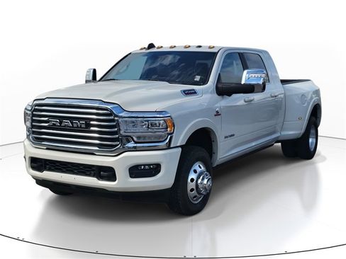 Used 2023 RAM 3500 Limited image 2