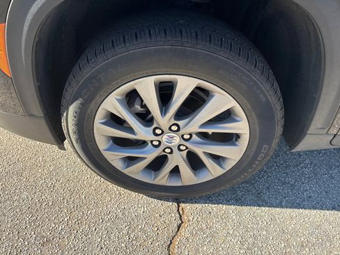 Used 2025 Buick Enclave Preferred image 11