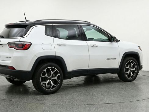 Used 2025 Jeep Compass Limited image 9