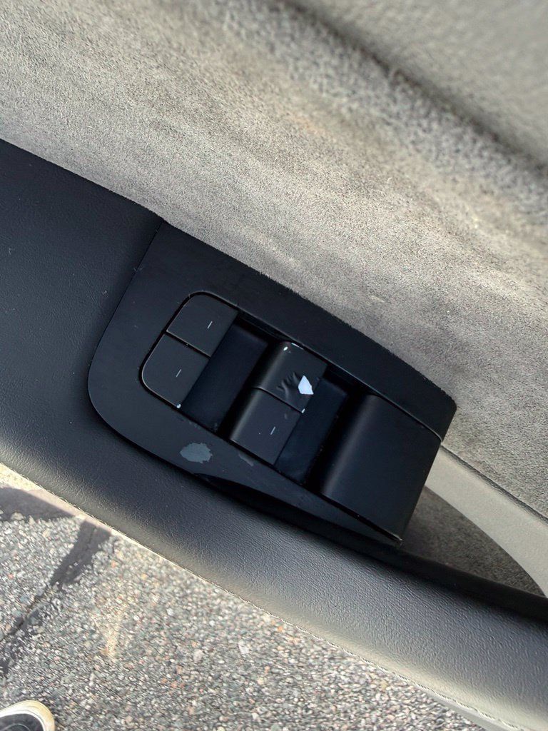 Used 2024 Tesla Model Y Long Range AWD/4WD image 18