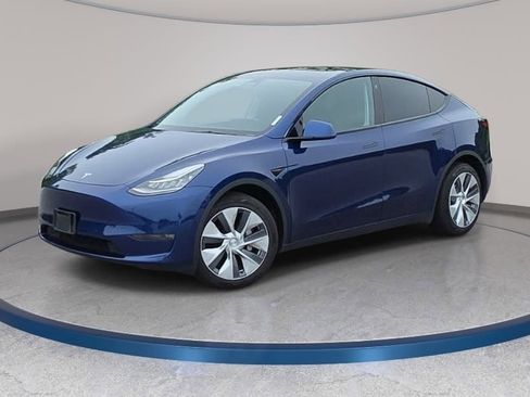 Used 2022 Tesla Model Y Long Range AWD/4WD image 1