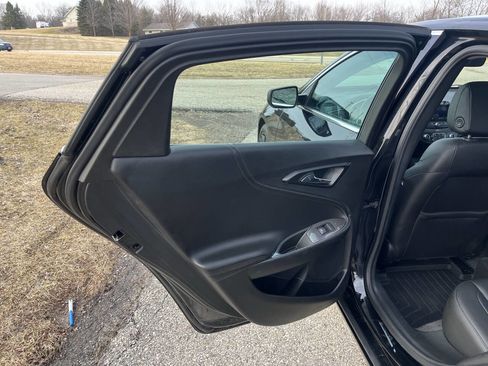 Used 2021 Chevrolet Malibu LT w/ Leather Package image 24