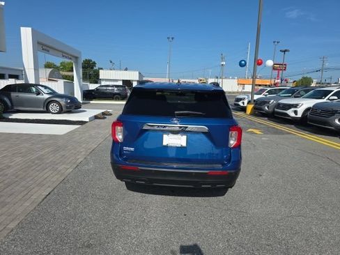 Used 2022 Ford Explorer XLT RWD image 3
