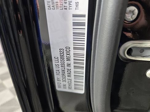 Used 2025 RAM 2500 Laramie RWD image 25