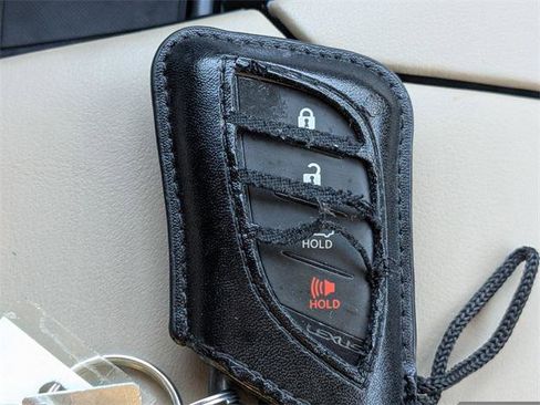 Certified 2021 Lexus ES 300h w/ Premium Package image 30