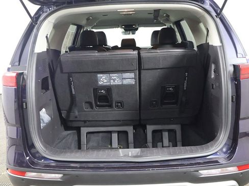 Used 2024 Kia Carnival LX image 24