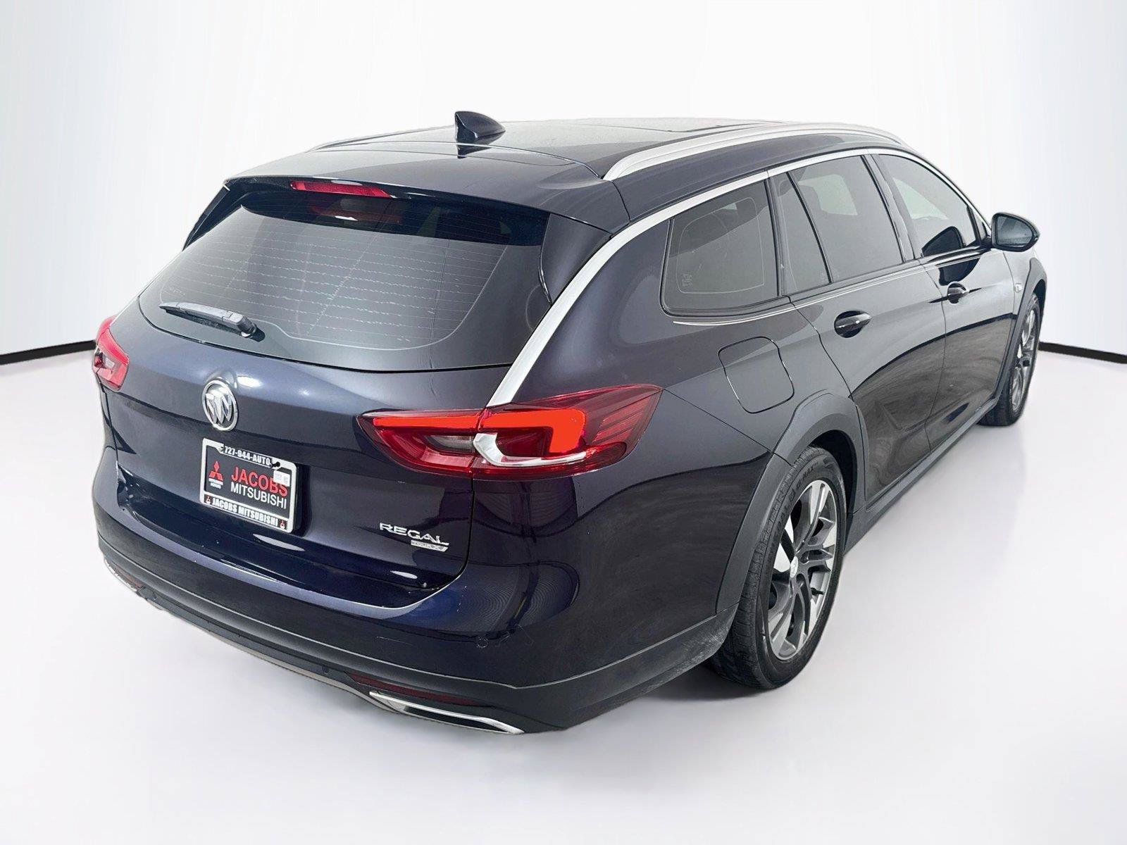 Used 2019 Buick Regal Essence w/ Driver Confidence Package I AWD/4WD image 6