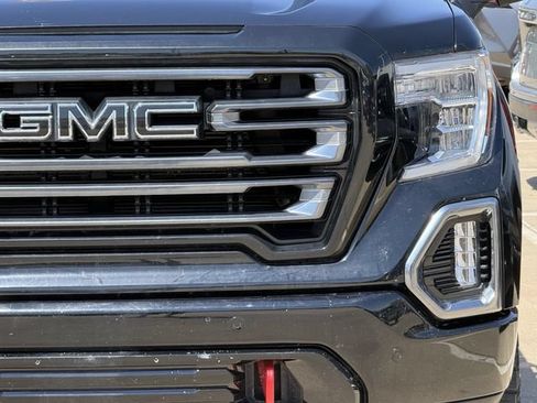 Used 2022 GMC Sierra 1500 AT4 w/ AT4 Preferred Package AWD/4WD image 8