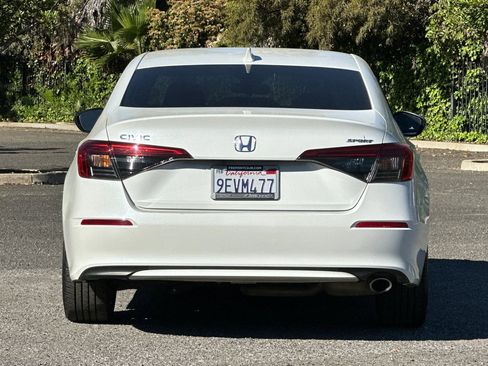 Used 2023 Honda Civic Sport image 4