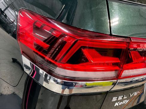 Used 2021 Volkswagen Atlas SEL AWD/4WD image 29