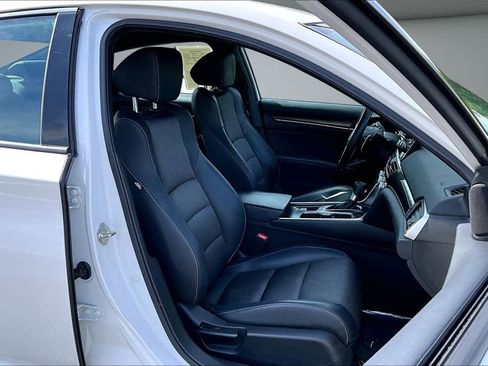 Used 2018 Honda Accord Sport image 29