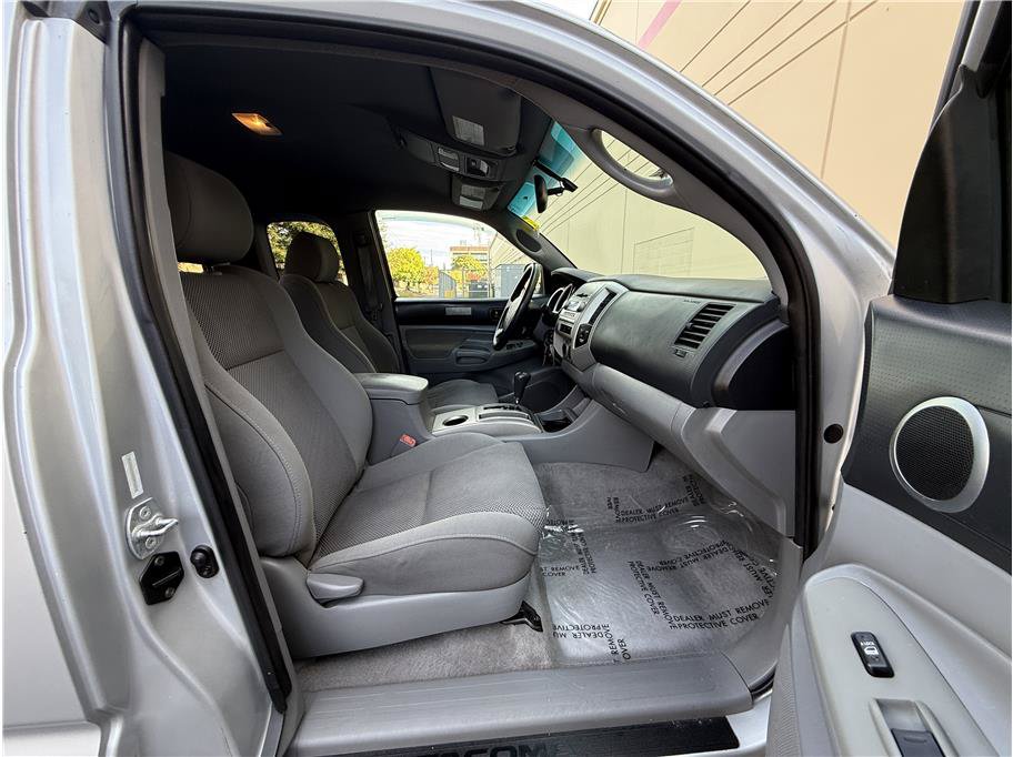 Used 2006 Toyota Tacoma PreRunner RWD image 28