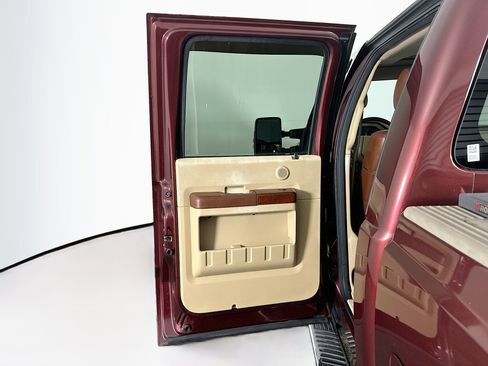 Used 2011 Ford F350 King Ranch w/ King Ranch w/Chrome Pkg image 24