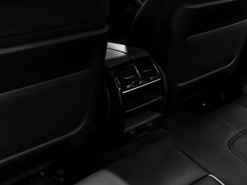 Used 2019 BMW 540i xDrive AWD/4WD image 40