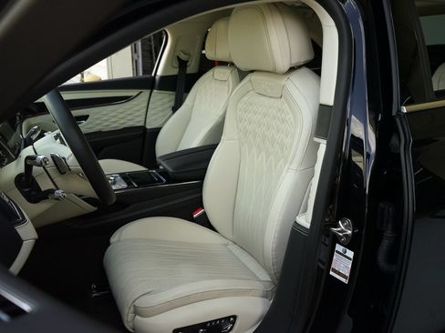 Used 2023 Bentley Flying Spur Azure AWD/4WD image 10