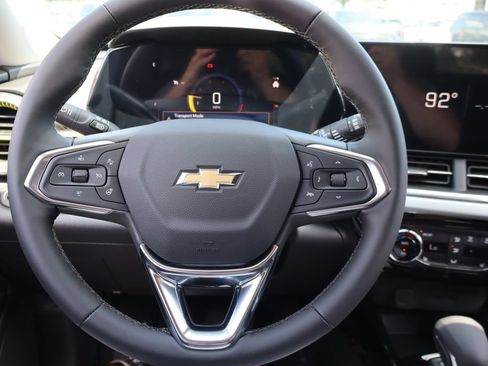 New 2026 Chevrolet Trax LT w/ LT Convenience Package FWD image 7