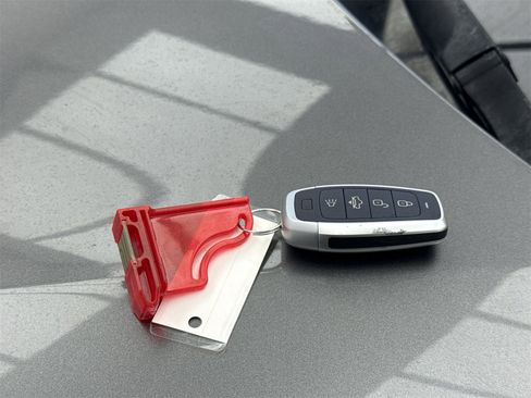 Used 2018 Nissan Pathfinder SL image 44