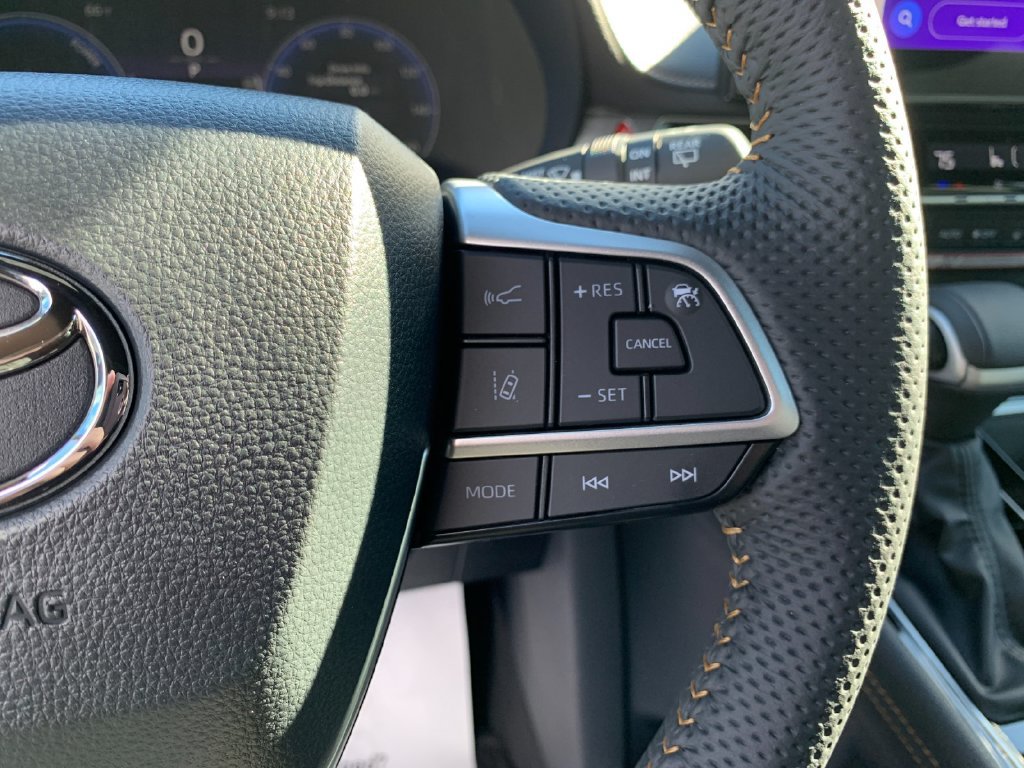 New 2026 Toyota Sienna XLE Woodland Edition AWD/4WD image 28