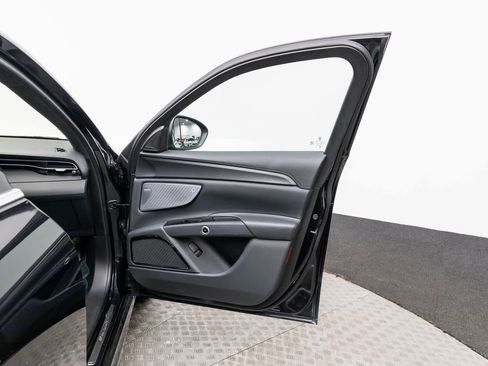 Used 2023 Maserati Grecale GT image 38