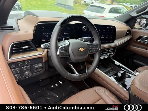 Used 2026 Chevrolet Suburban High Country AWD/4WD image 3