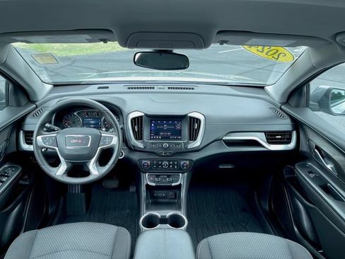 Used 2024 GMC Terrain SLE w/ Driver Convenience Package FWD image 20