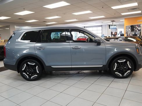 Used 2023 Kia Telluride S w/ S Sunroof Package image 14