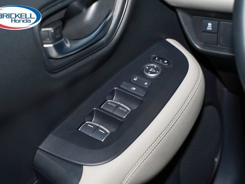 Used 2024 Honda HR-V EX-L image 30