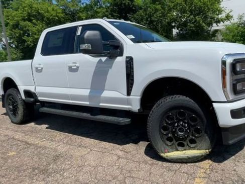 New 2026 Ford F350 XLT w/ XLT Premium Package AWD/4WD image 8