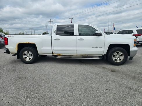 Used 2015 Chevrolet Silverado 1500 LT w/ LT Convenience Package AWD/4WD image 2