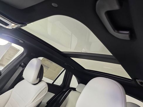 New 2026 Mercedes-Benz GLC 300 image 9