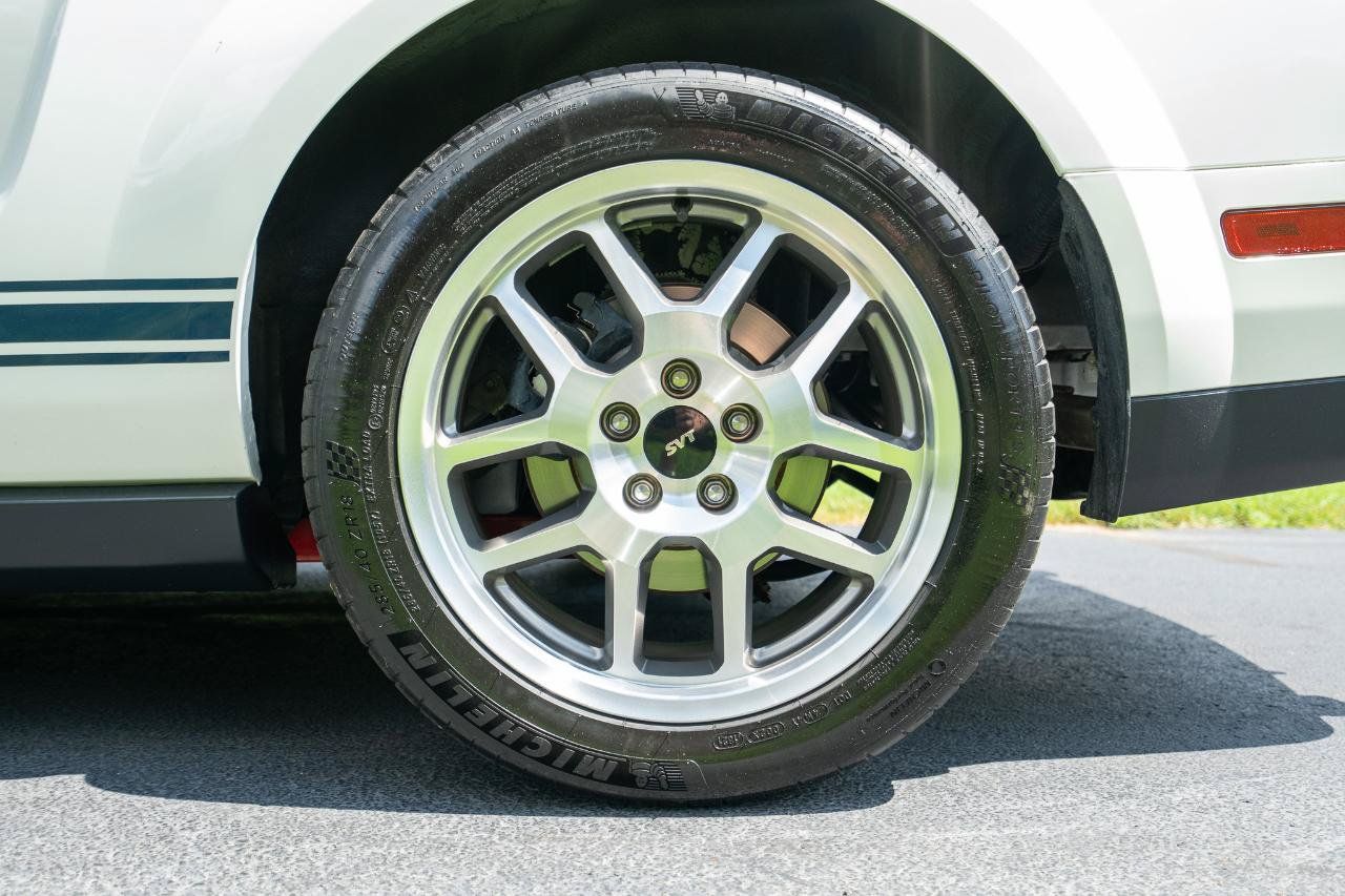 Used 2008 Ford Mustang Shelby GT500 RWD image 29